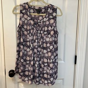 A Pea in the Pod sleeveless pin tuck blouse